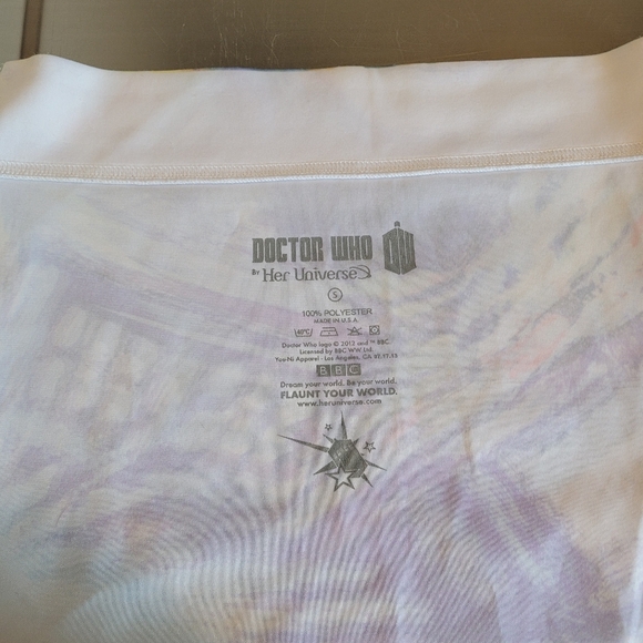 Her Universe "Doctor Who" Starry Night Exploding Tardis mini skirt in small - Picture 4 of 4